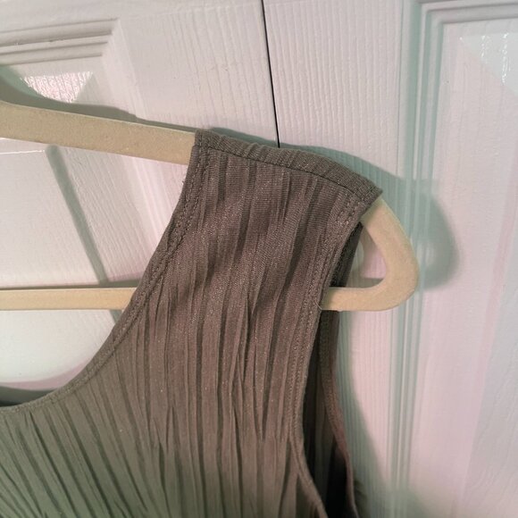 Chico's Shimmery Crinkled Tank Top Olive Green Size 3 - Picture 4 of 7